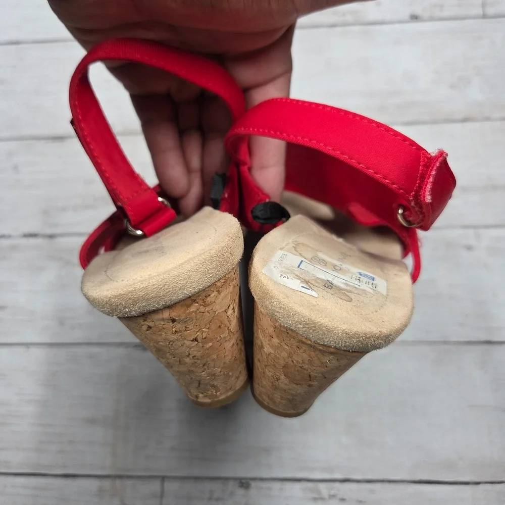 Bandolino Gannet2 Red Cork Wedge Asymmetrical Slingback Sandals Womens 9M Red
